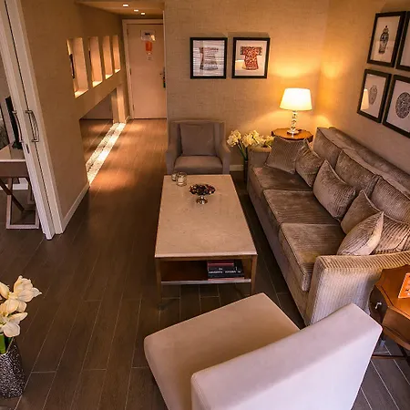 Elegance International Hotell