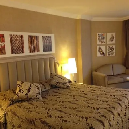 Elegance International 5*