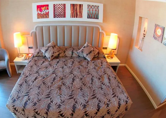 Elegance International Szálloda