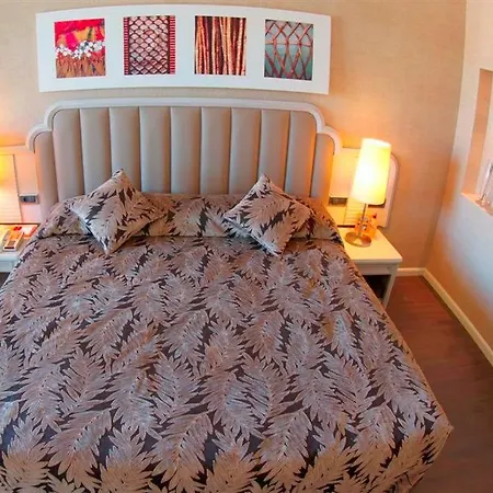 马尔马里斯优雅国际酒店 酒店