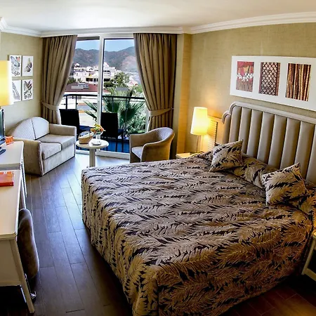 Elegance International Hotell 5*