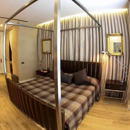 马尔马里斯优雅国际酒店