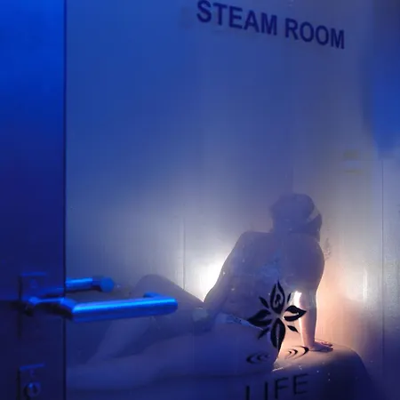 Elegance International 5*