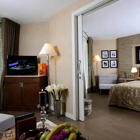 Elegance International 호텔 5*