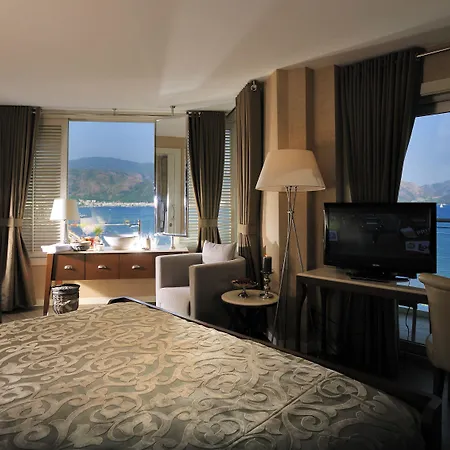 Elegance International Hotel