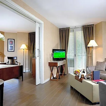 Elegance International Hotel