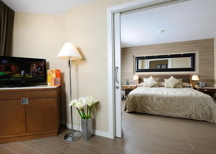 Elegance International Marmaris