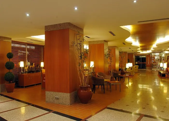 Elegance International Hotell 5*