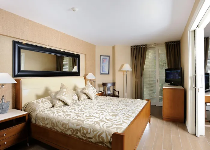 Elegance International Hotell