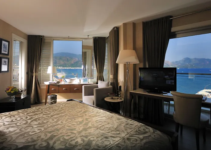 Elegance International Hotel