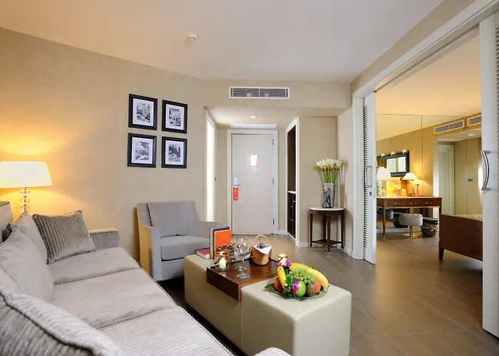 Elegance International Hotell 5*