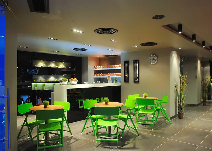 Hotell Elegance International