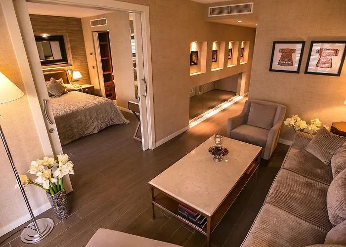 Hotell Elegance International